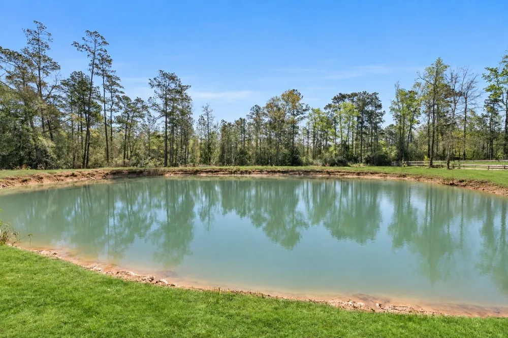 214 Fm-1097 E New Waverly, TX 77358