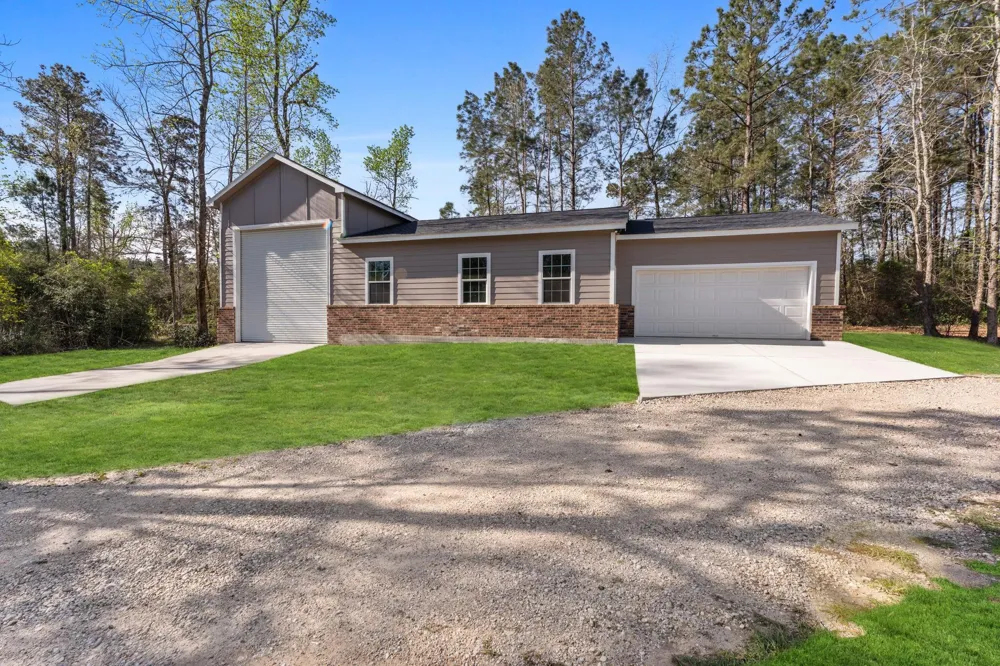 214 Fm-1097 E New Waverly, TX 77358