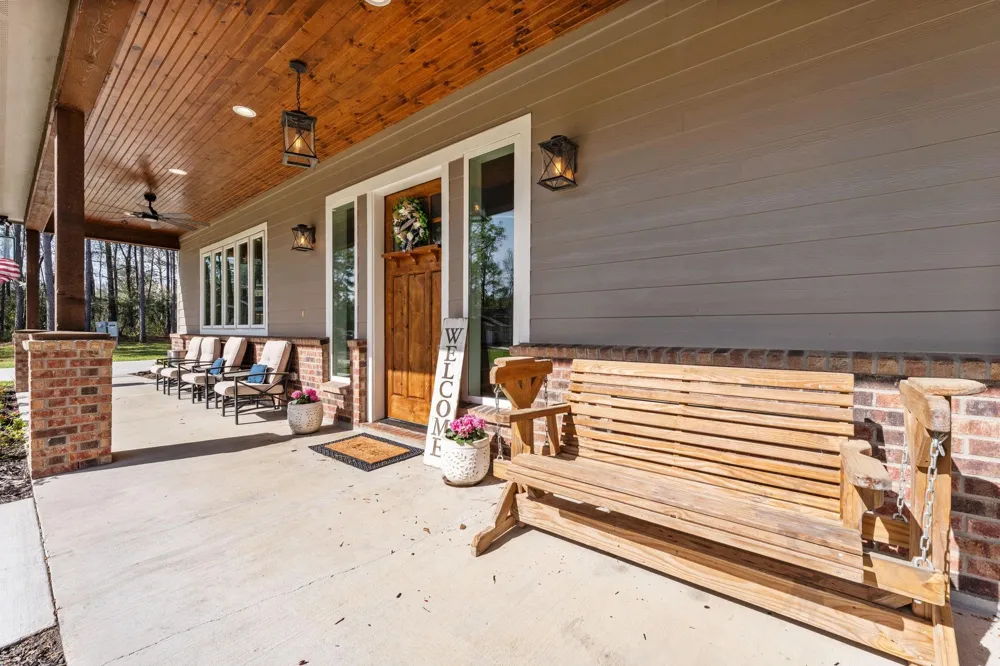 214 Fm-1097 E New Waverly, TX 77358