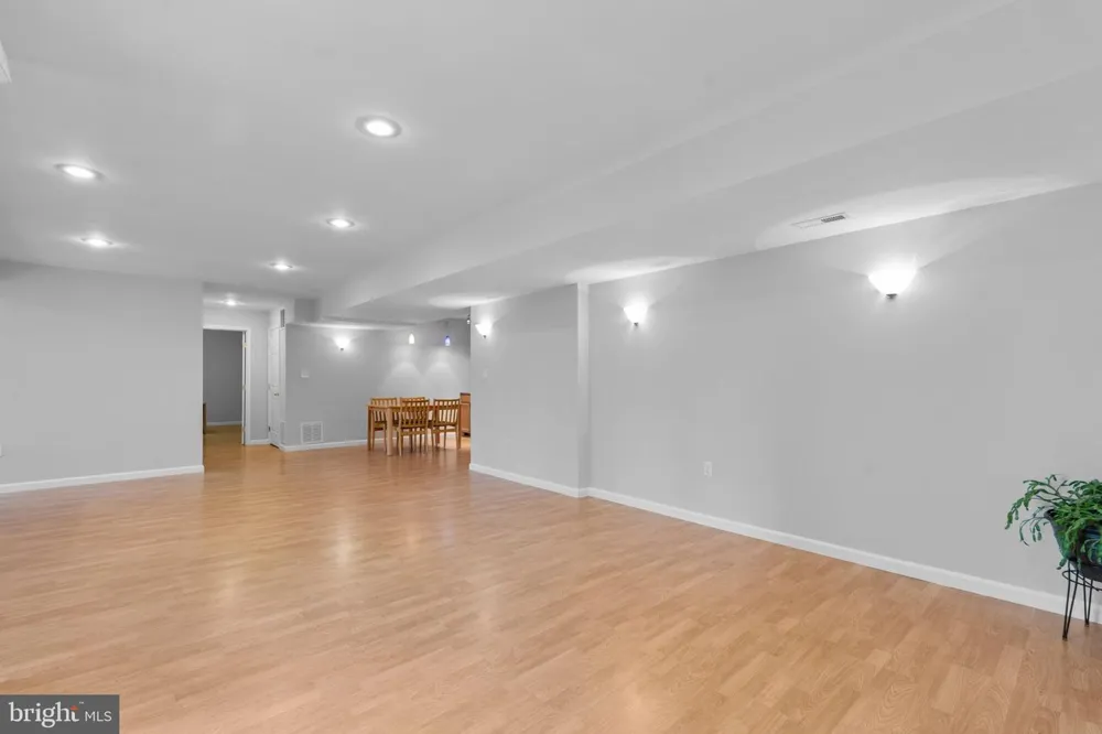 13900 FALCONCREST ROAD Germantown, MD 20874