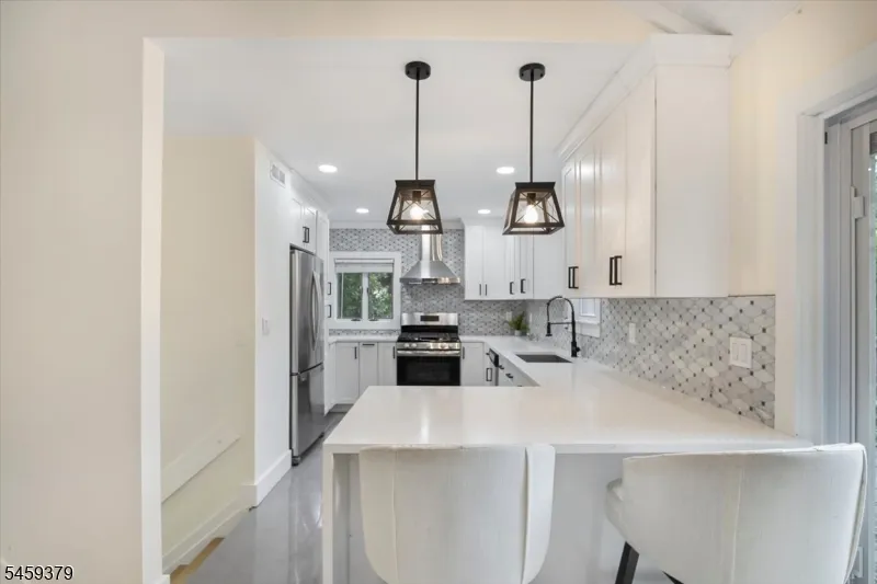 53 Sylvan Ter Wayne, NJ 07470