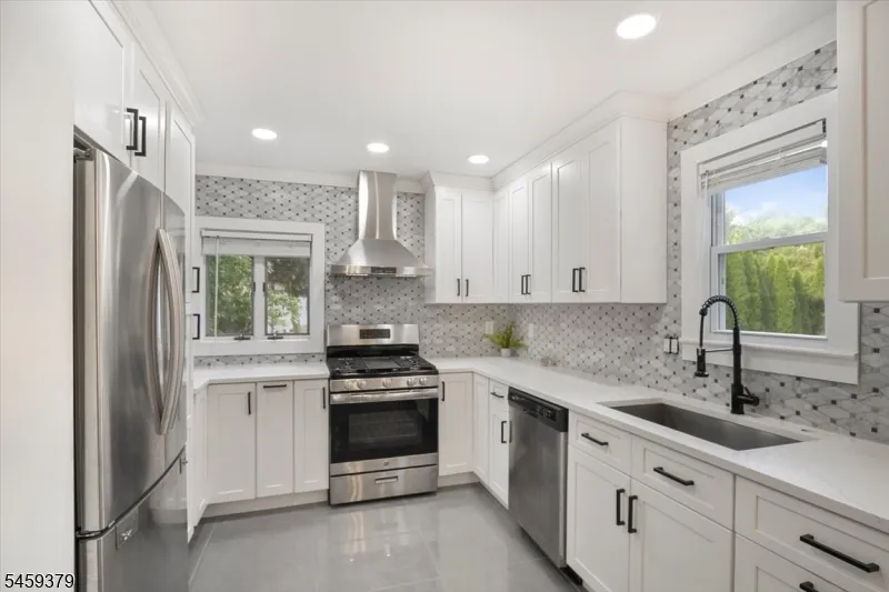 53 Sylvan Ter Wayne, NJ 07470