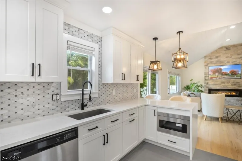 53 Sylvan Ter Wayne, NJ 07470
