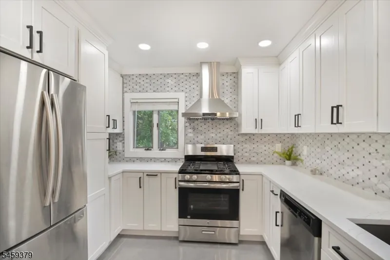 53 Sylvan Ter Wayne, NJ 07470