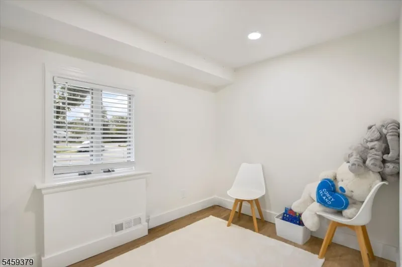 53 Sylvan Ter Wayne, NJ 07470