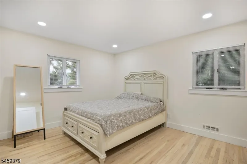 53 Sylvan Ter Wayne, NJ 07470