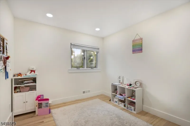 53 Sylvan Ter Wayne, NJ 07470