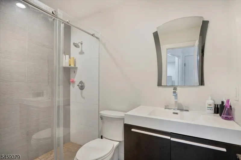 53 Sylvan Ter Wayne, NJ 07470