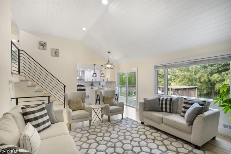 53 Sylvan Ter Wayne, NJ 07470