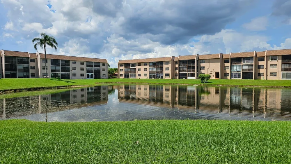 2981 Nob Hill Road #201 Sunrise, FL 33322