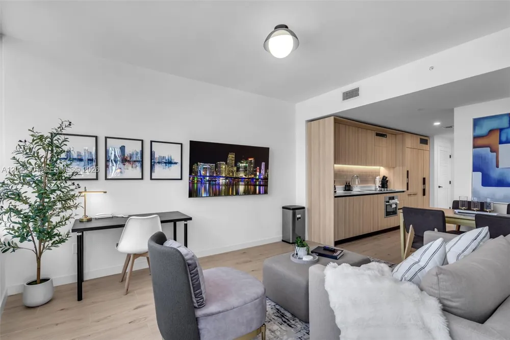 225 Miami Ave #3501 Miami, FL 33128