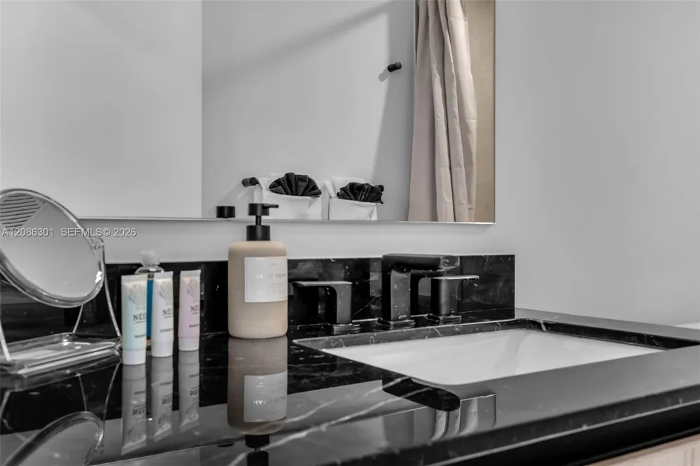 225 Miami Ave #3501 Miami, FL 33128