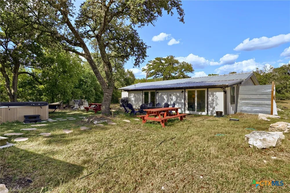 891 Lost Creek Wimberley, TX 78676