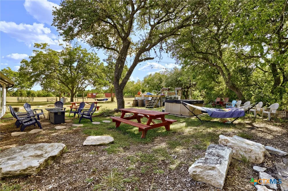891 Lost Creek Wimberley, TX 78676