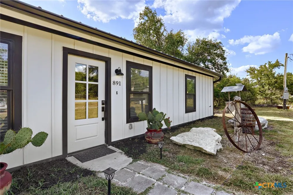 891 Lost Creek Wimberley, TX 78676