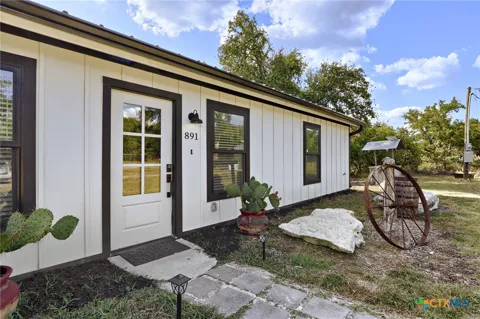 891 Lost Creek