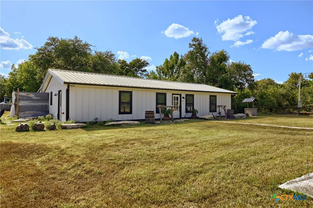 891 Lost Creek Wimberley, TX 78676