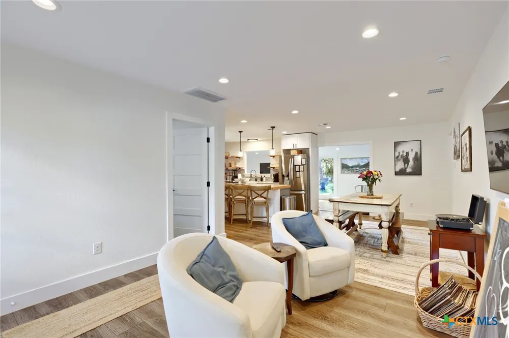 891 Lost Creek Wimberley, TX 78676