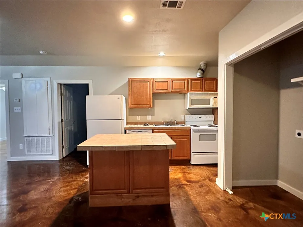 3340 Dacy Lane #3 Kyle, TX 78640