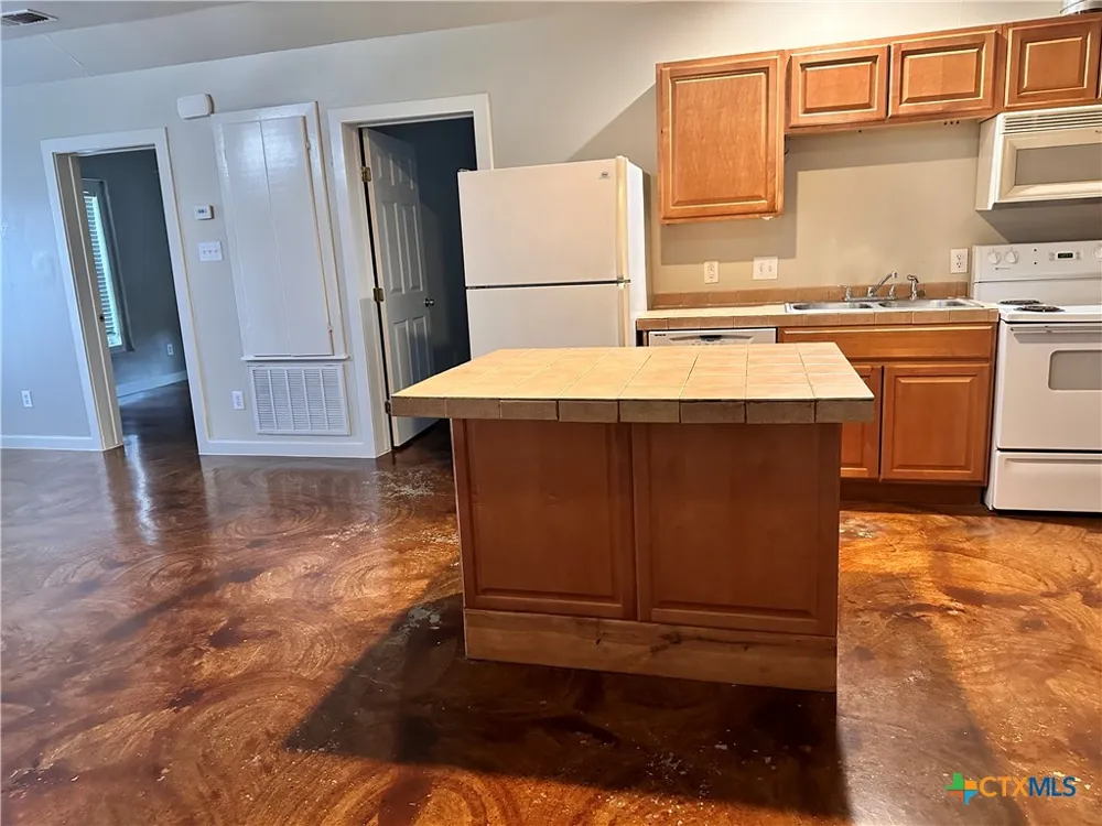 3340 Dacy Lane #3 Kyle, TX 78640
