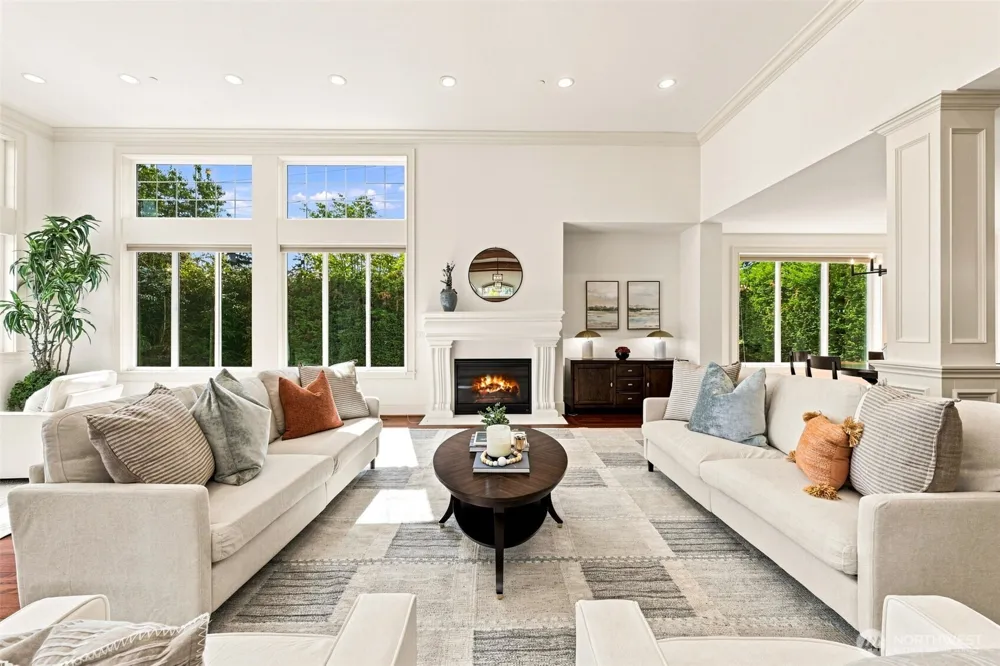 9671 Evergreen Drive Bellevue, WA 98004