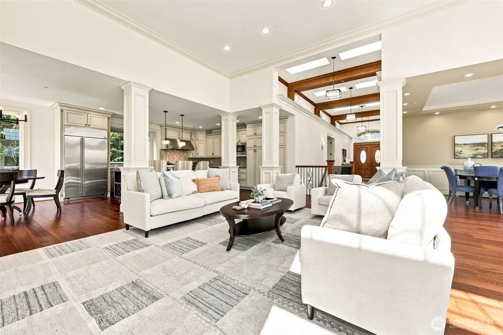 9671 Evergreen Drive Bellevue, WA 98004