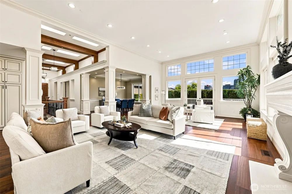 9671 Evergreen Drive Bellevue, WA 98004