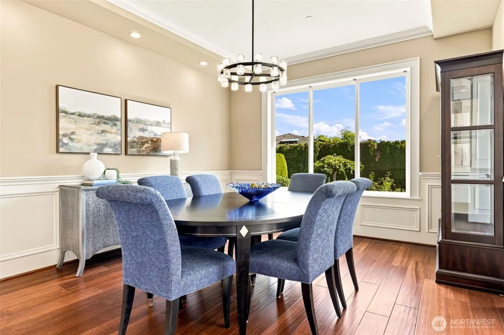 9671 Evergreen Drive Bellevue, WA 98004