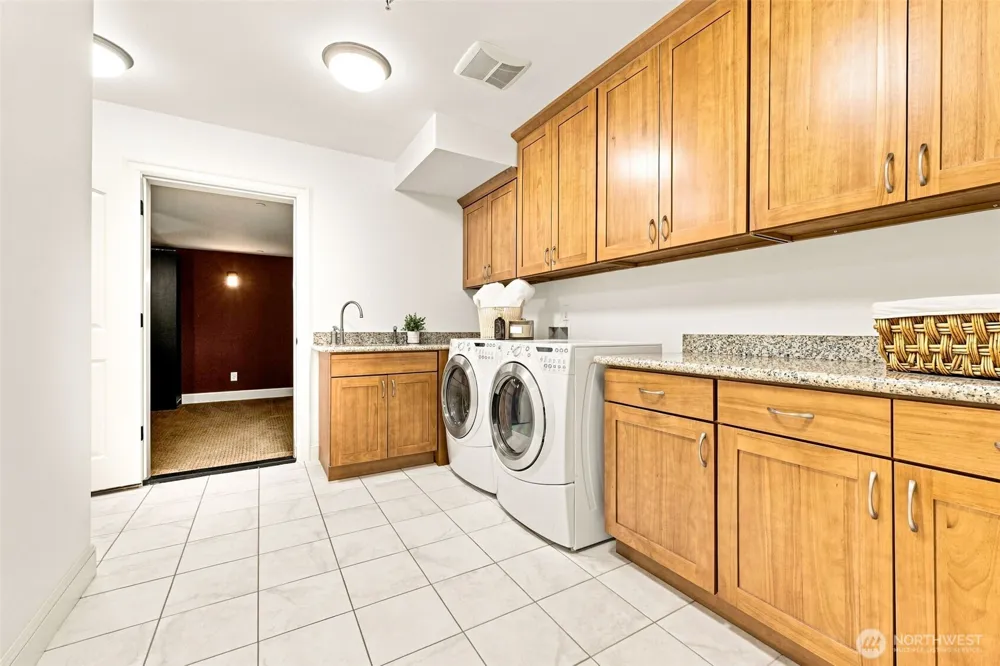 9671 Evergreen Drive Bellevue, WA 98004