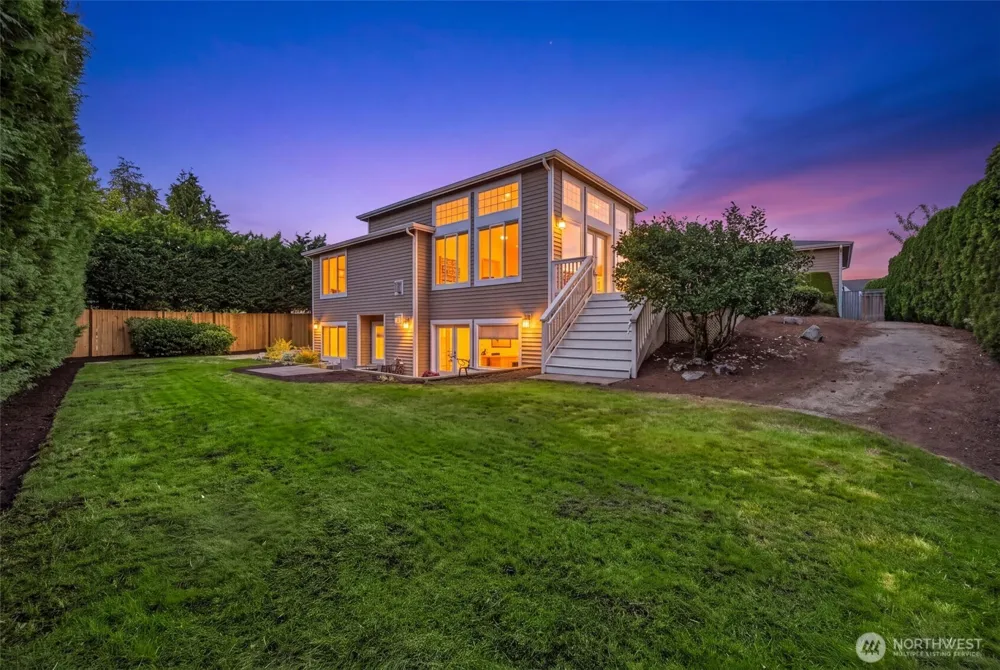 9671 Evergreen Drive Bellevue, WA 98004