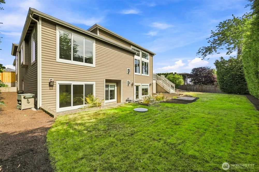 9671 Evergreen Drive Bellevue, WA 98004