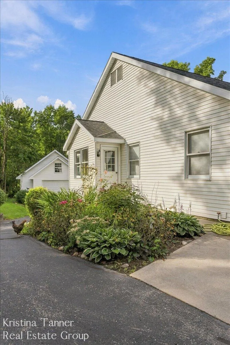 6930 Knapp Street NE Ada Township, MI 49301