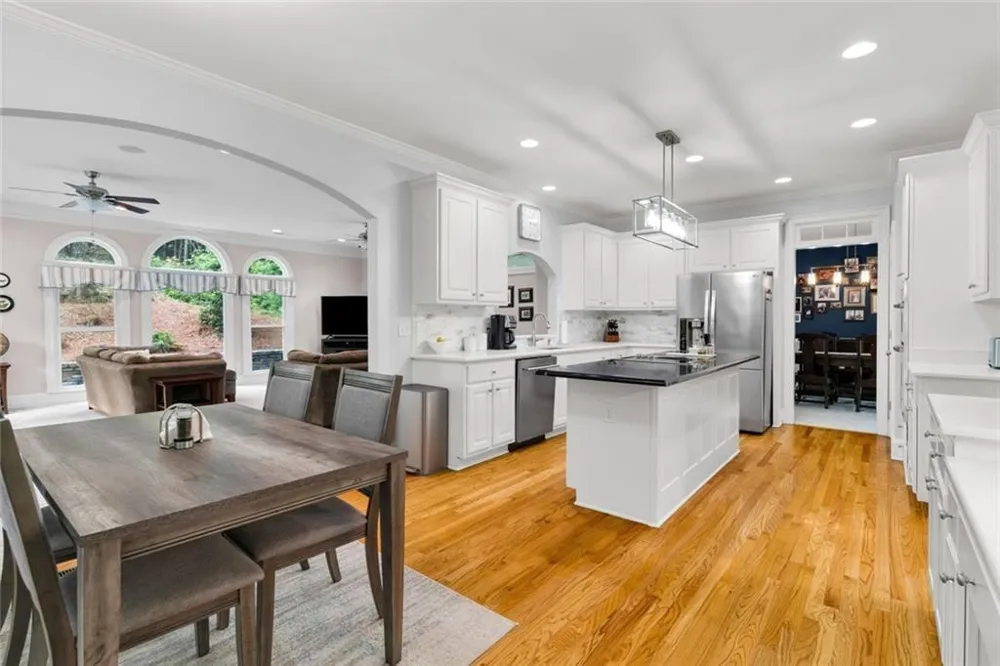5021 Towne Lake Hills Woodstock, GA 30189