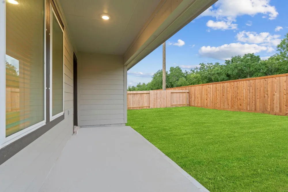 1745 Stargrass Lane Alvin, TX 77511