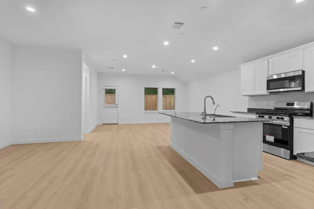 1745 Stargrass Lane Alvin, TX 77511