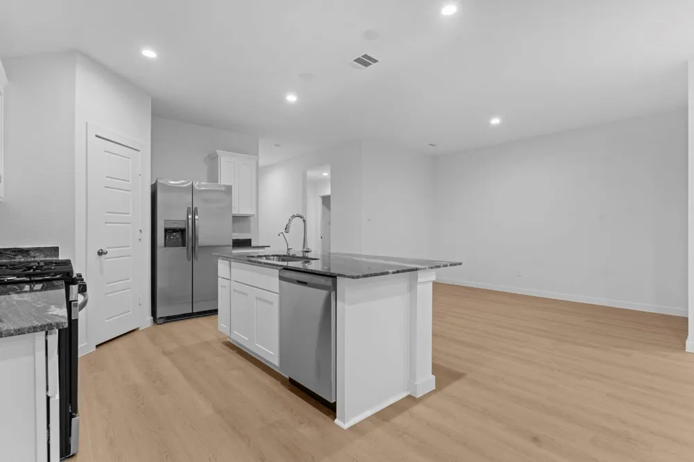 1745 Stargrass Lane Alvin, TX 77511