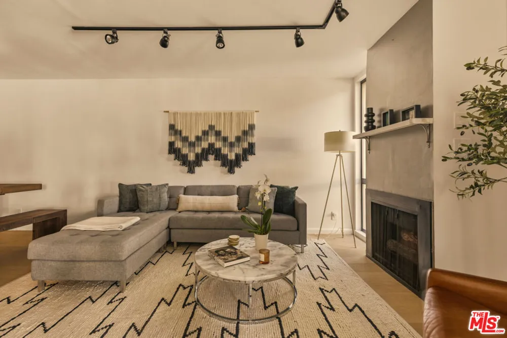 1230 Sweetzer Avenue West Hollywood, CA 90069
