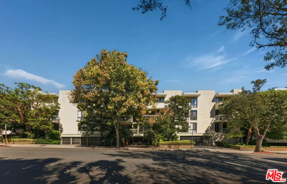 1230 Sweetzer Avenue West Hollywood, CA 90069