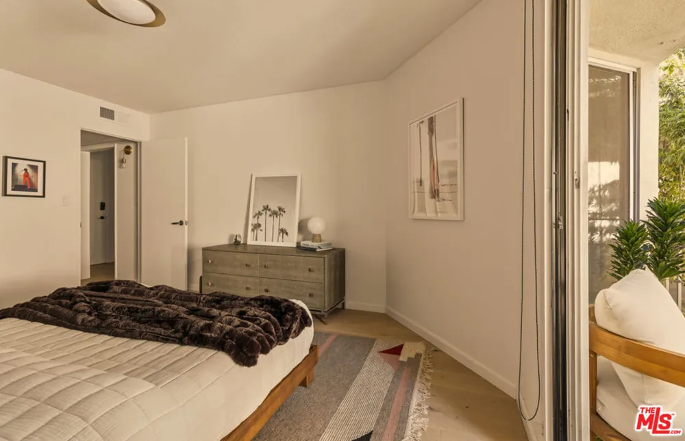 1230 Sweetzer Avenue West Hollywood, CA 90069
