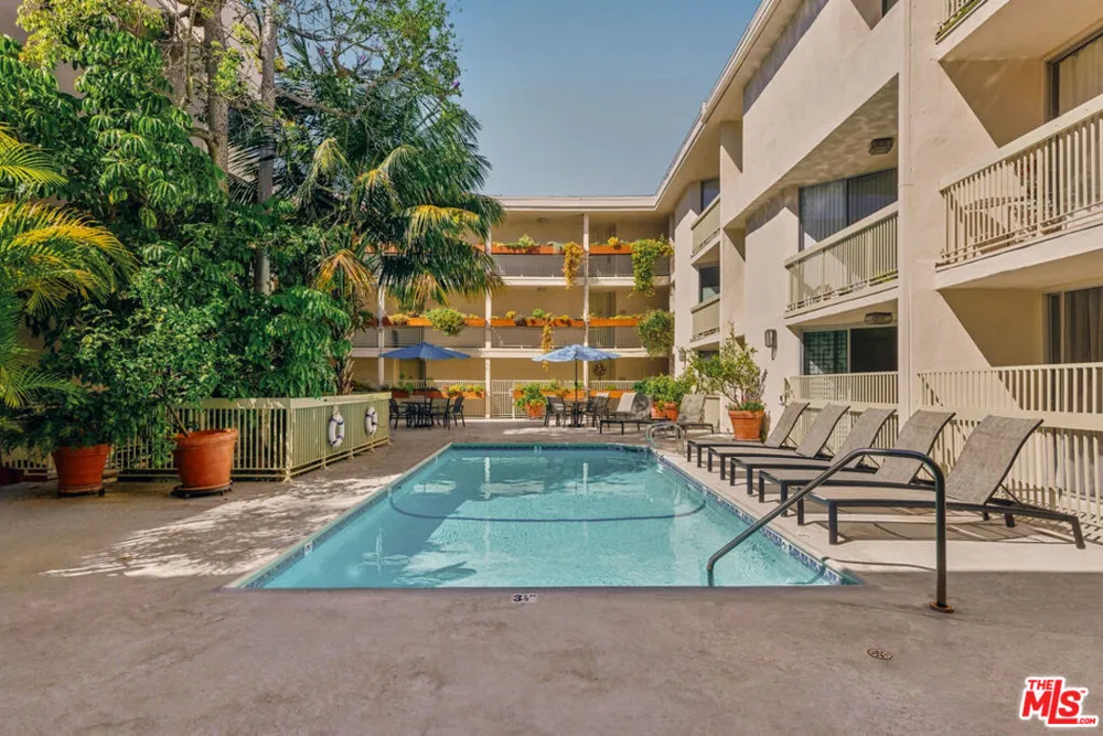 1230 Sweetzer Avenue West Hollywood, CA 90069