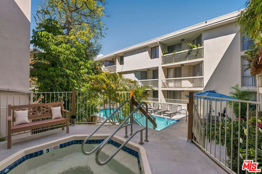 1230 Sweetzer Avenue West Hollywood, CA 90069