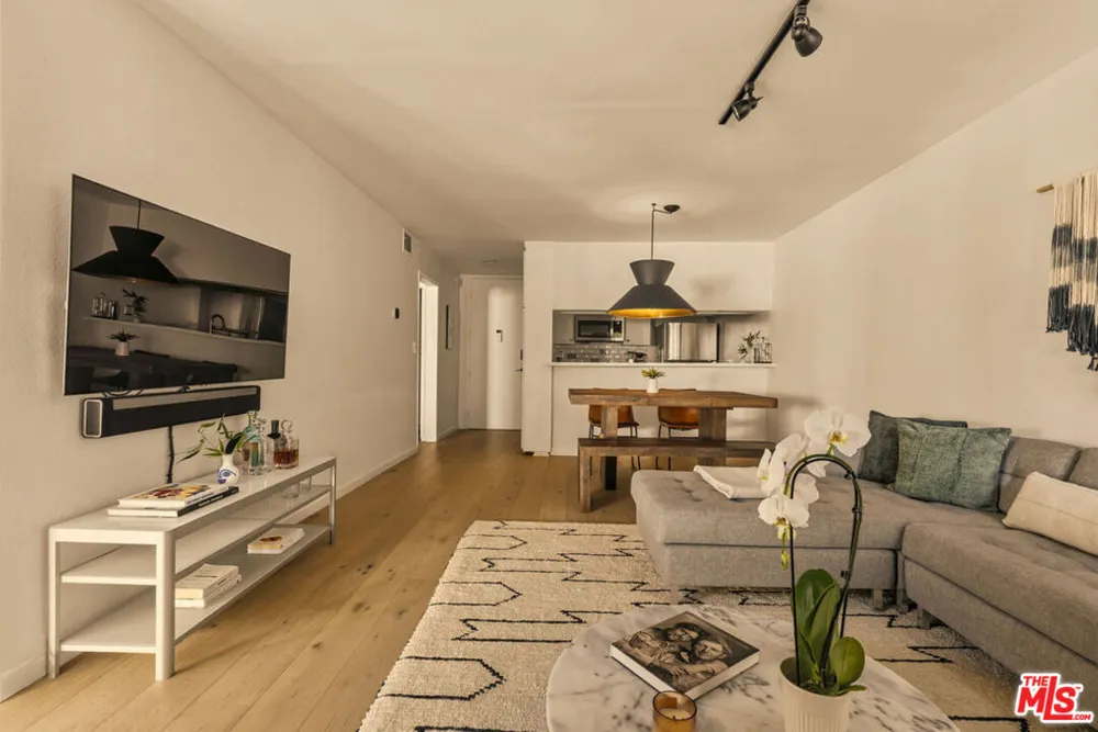 1230 Sweetzer Avenue West Hollywood, CA 90069