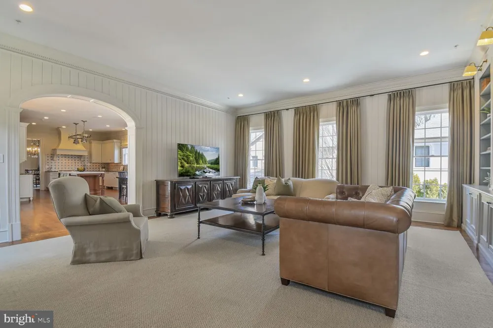 1935 FOXVIEW CIRCLE NW Washington, DC 20007