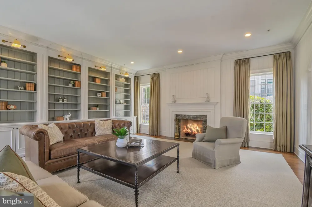 1935 FOXVIEW CIRCLE NW Washington, DC 20007