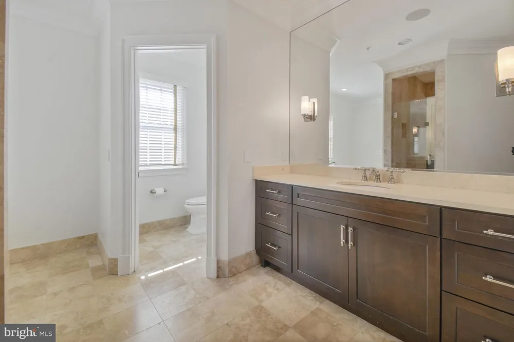 1935 FOXVIEW CIRCLE NW Washington, DC 20007