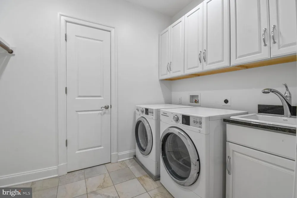 1935 FOXVIEW CIRCLE NW Washington, DC 20007