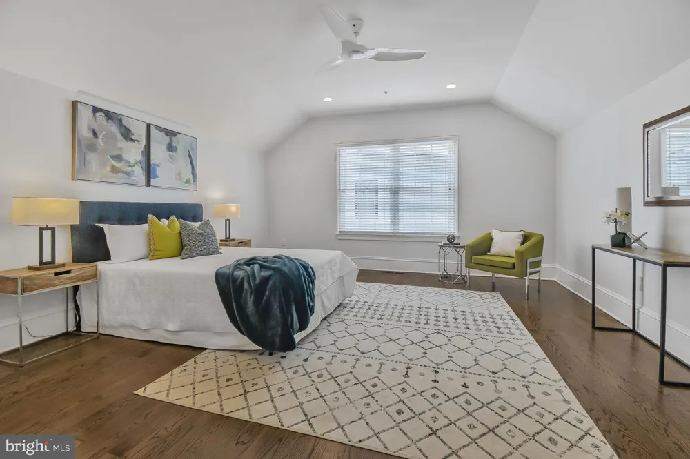 1935 FOXVIEW CIRCLE NW Washington, DC 20007