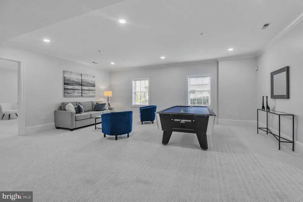 1935 FOXVIEW CIRCLE NW Washington, DC 20007