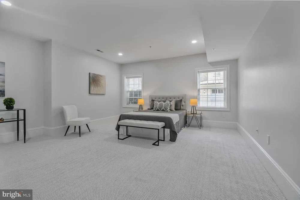 1935 FOXVIEW CIRCLE NW Washington, DC 20007