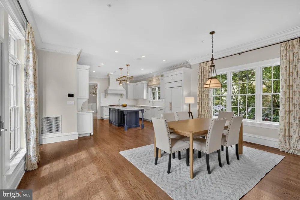 1935 FOXVIEW CIRCLE NW Washington, DC 20007
